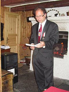 Formann 2011 Frantz (Franne) Dueland holder tale ved markeringen av foreningens 80 års jubileum.